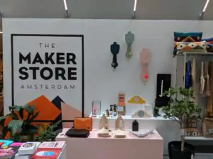 Während einer nachhaltige Geschäftsreise kann auch der Maker Store Amsterdam besucht werden