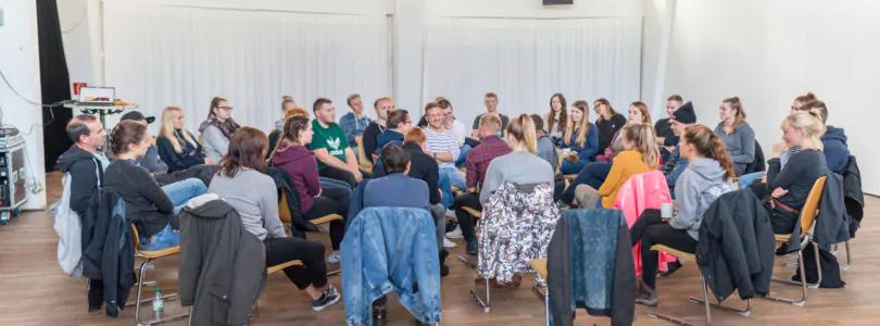 Der Nachhaltigkeitsworkshop beinhaltete eine Fishbowl-Diskussion über Palmöl und seine Herausforderungen